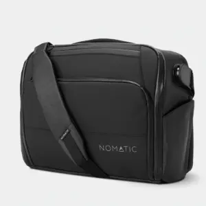 EDMB15-BLK-02_MessengerBag_Nomatic_AngleFront