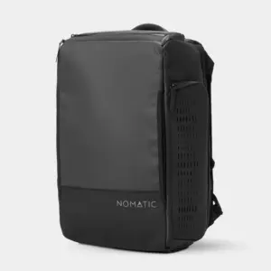 TRBG30-BLK-02_TravelBag30L_Nomatic_AngleFront