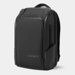 TRPK30-BLK-02_TravelPack20L_Nomatic_AngleFront
